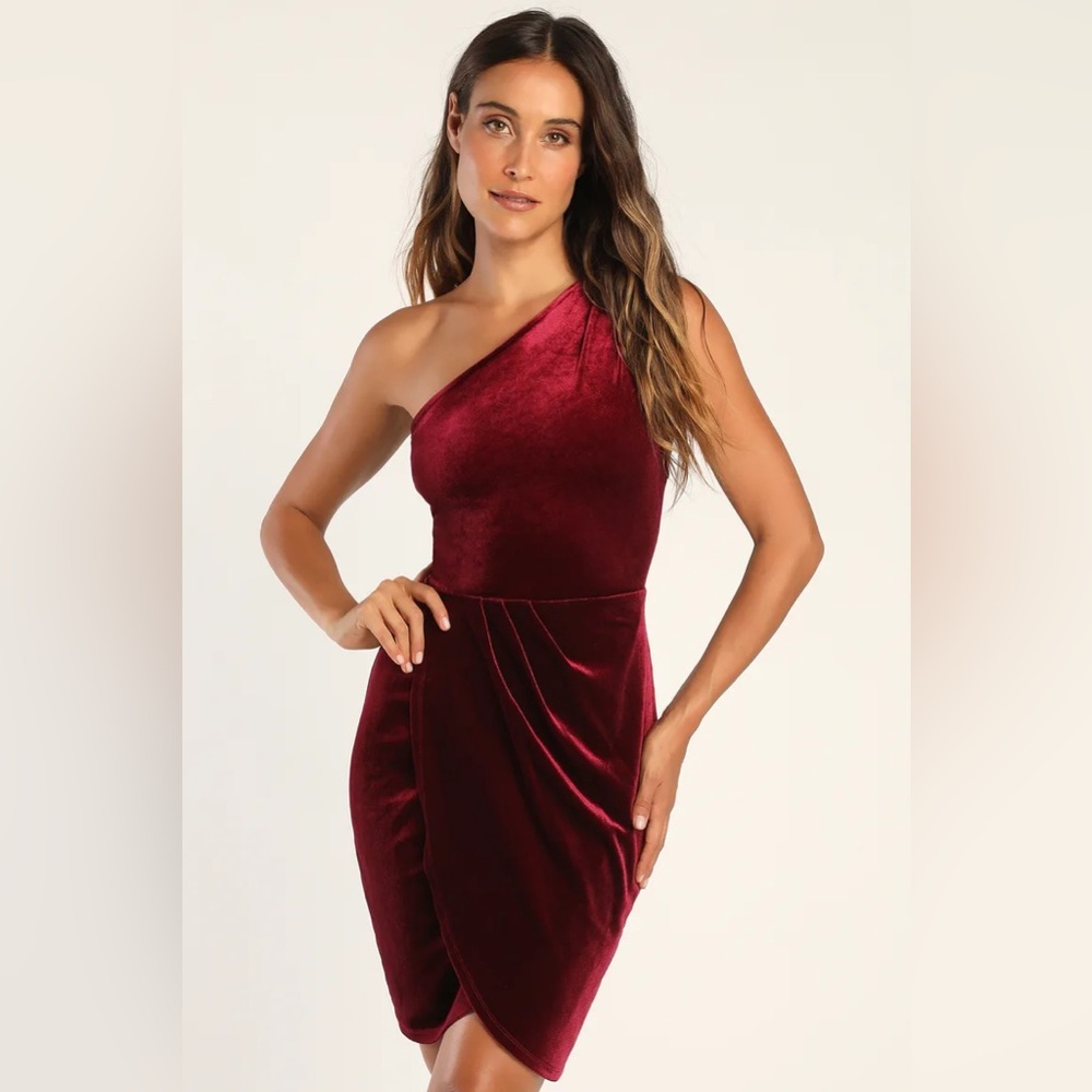 Lulu’s Small All the Luxe Wine Red Velvet Lace One-Shoulder Mini Dress